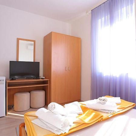 Double Room Tucepi 5263D Tučepi Exterior foto